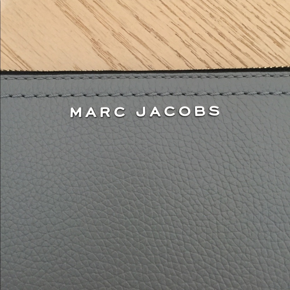 Marc Jacobs Marshmallow Leather Wallet Wristlet - Picture 3 of 7